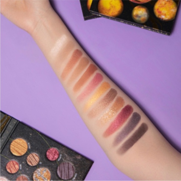 Dito Venus Palette - Cosmic Eyeshadow Collection - Picture 3 of 6